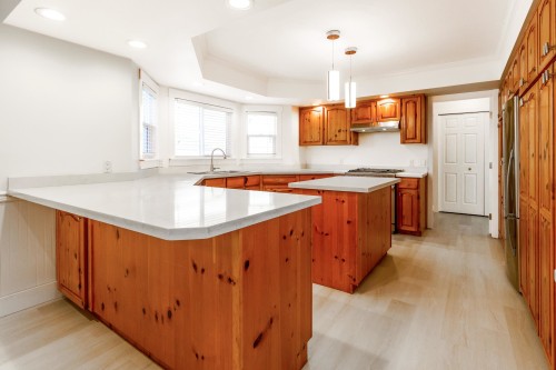8843 Wooler Terrace, Mission, BC - Indoor Photo Showing Kitchen
