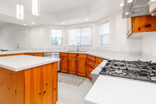 8843 Wooler Terrace, Mission, BC - Indoor Photo Showing Kitchen