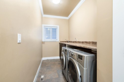 16334 25 Avenue, Surrey, BC - Indoor Photo Showing Laundry Room
