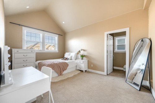 16334 25 Avenue, Surrey, BC - Indoor Photo Showing Bedroom