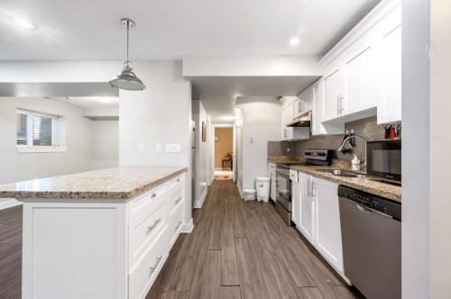 16334 25 Avenue, Surrey, BC - Indoor Photo Showing Kitchen With Upgraded Kitchen