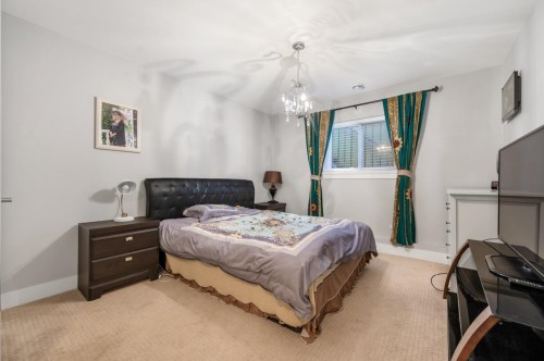 16334 25 Avenue, Surrey, BC - Indoor Photo Showing Bedroom