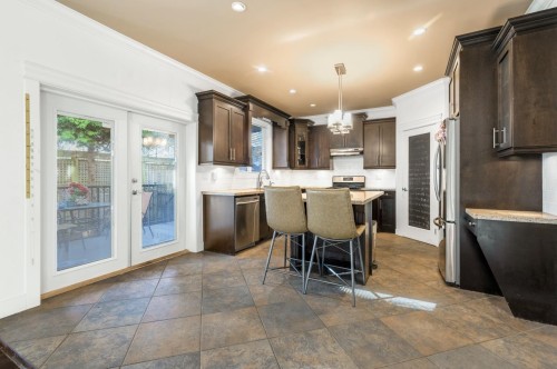 16334 25 Avenue, Surrey, BC - Indoor Photo Showing Kitchen With Upgraded Kitchen