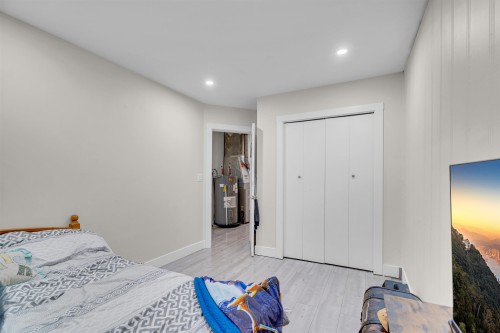 17834 60 Avenue, Surrey, BC - Indoor Photo Showing Bedroom