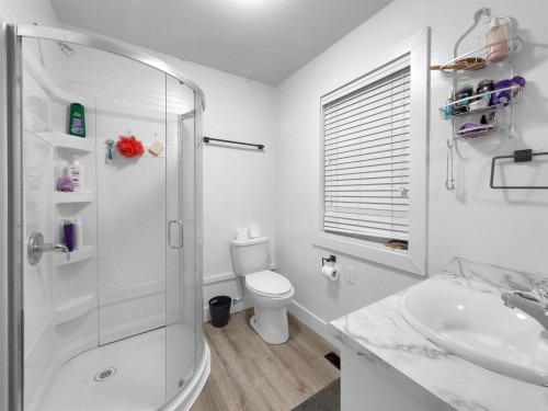 17834 60 Avenue, Surrey, BC - Indoor Photo Showing Bathroom