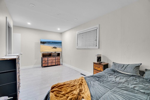 17834 60 Avenue, Surrey, BC - Indoor Photo Showing Bedroom