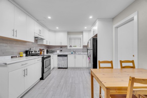 17834 60 Avenue, Surrey, BC - Indoor Photo Showing Kitchen