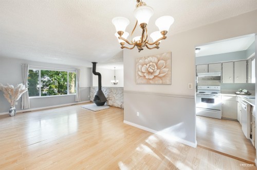 20022 Grade Crescent, Langley, BC - Indoor Photo Showing Kitchen