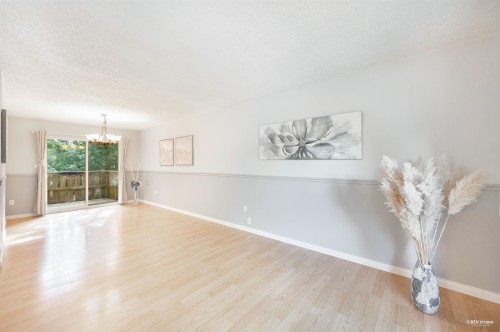20022 Grade Crescent, Langley, BC - Indoor With Fireplace
