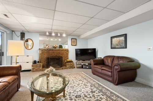 6170 191 Street, Surrey, BC - Indoor Photo Showing Living Room With Fireplace