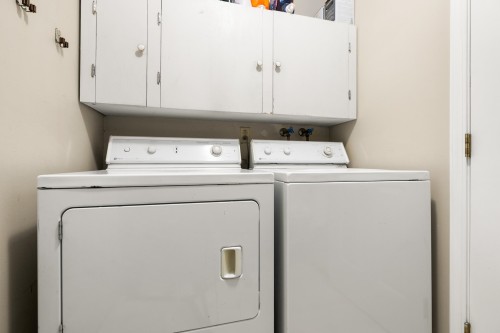 6170 191 Street, Surrey, BC - Indoor Photo Showing Laundry Room