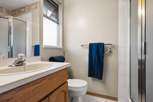 6170 191 Street, Surrey, BC - Indoor Photo Showing Bathroom