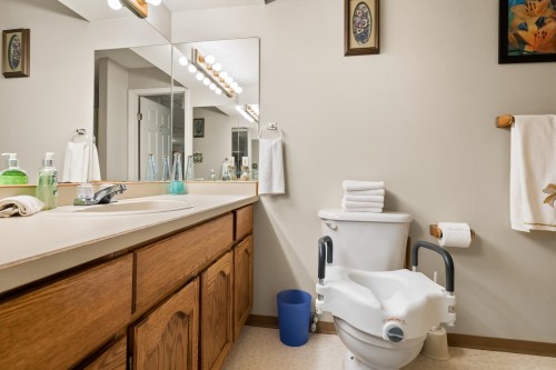 6170 191 Street, Surrey, BC - Indoor Photo Showing Bathroom