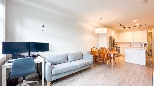 317-20673 78 Avenue, Langley, BC - Indoor