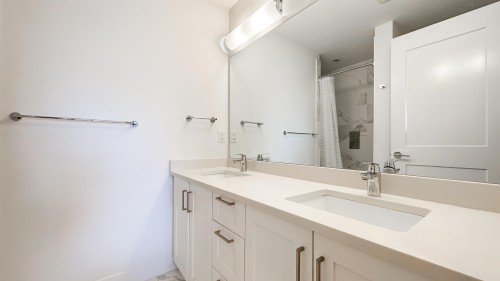 317-20673 78 Avenue, Langley, BC - Indoor Photo Showing Bathroom