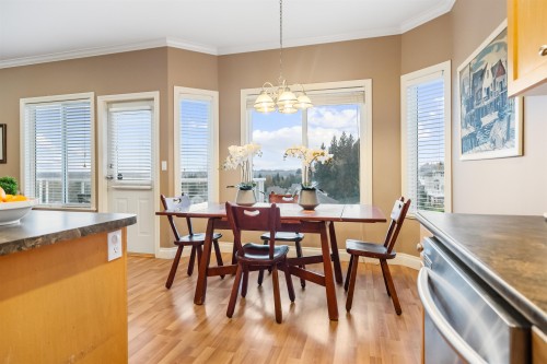 32464 Bobcat Drive E, Mission, BC - Indoor Photo Showing Dining Room