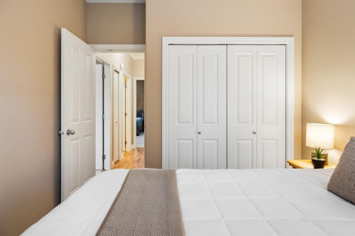 32464 Bobcat Drive E, Mission, BC - Indoor Photo Showing Bedroom