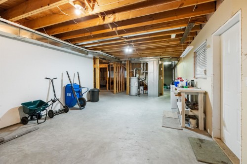 32464 Bobcat Drive E, Mission, BC - Indoor Photo Showing Basement