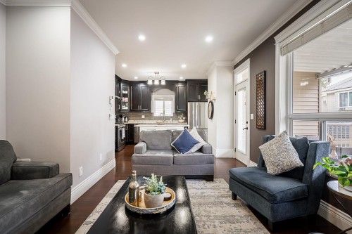 5941 129B Street, Surrey, BC - Indoor Photo Showing Living Room