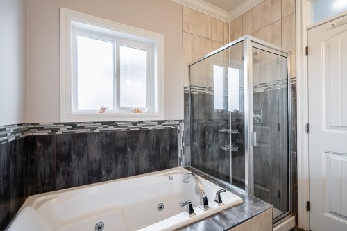 5941 129B Street, Surrey, BC - Indoor Photo Showing Bathroom
