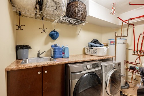 5941 129B Street, Surrey, BC - Indoor Photo Showing Laundry Room