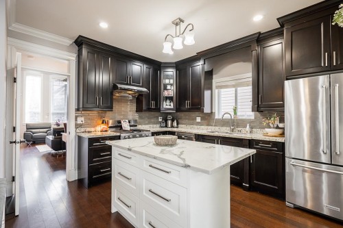 5941 129B Street, Surrey, BC - Indoor Photo Showing Kitchen With Upgraded Kitchen