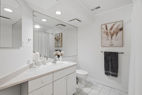 6791 Nicholson Road, Delta, BC - Indoor Photo Showing Bathroom