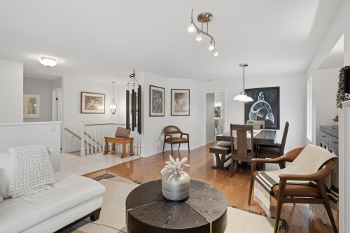6791 Nicholson Road, Delta, BC - Indoor Photo Showing Living Room