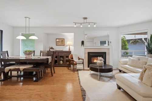 6791 Nicholson Road, Delta, BC - Indoor With Fireplace