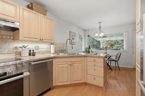 6791 Nicholson Road, Delta, BC - Indoor Photo Showing Kitchen With Double Sink