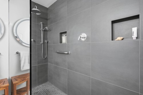 6791 Nicholson Road, Delta, BC - Indoor Photo Showing Bathroom