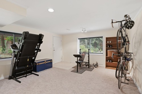 6791 Nicholson Road, Delta, BC - Indoor Photo Showing Gym Room