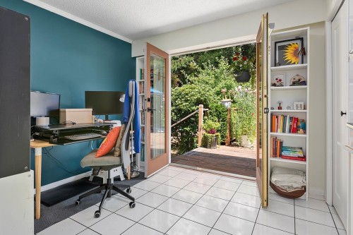 10641 Westside Drive, Delta, BC - Indoor Photo Showing Office