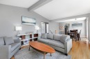 10641 Westside Drive, Delta, BC  - Indoor Photo Showing Living Room 