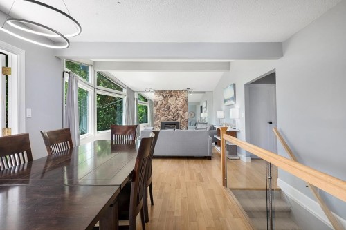 10641 Westside Drive, Delta, BC - Indoor Photo Showing Dining Room