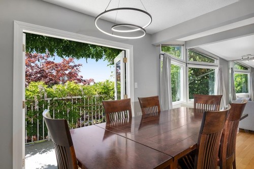 10641 Westside Drive, Delta, BC - Indoor Photo Showing Dining Room