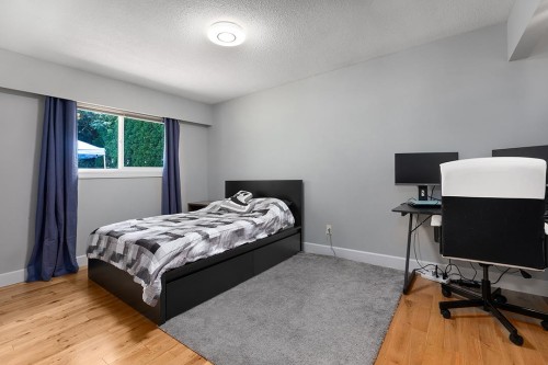 10641 Westside Drive, Delta, BC - Indoor Photo Showing Bedroom