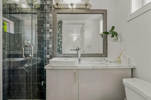 26549 32 Avenue, Langley, BC - Indoor Photo Showing Bathroom