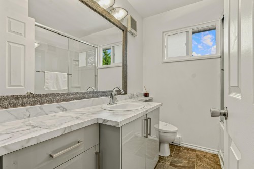 26549 32 Avenue, Langley, BC - Indoor Photo Showing Bathroom