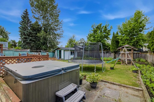 26549 32 Avenue, Langley, BC - Outdoor With Backyard