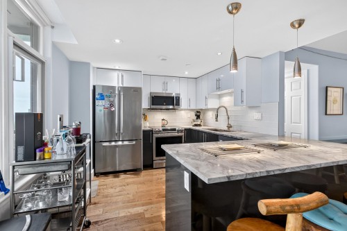 1904-13880 101 Avenue, Surrey, BC - Indoor Photo Showing Kitchen With Stainless Steel Kitchen With Upgraded Kitchen