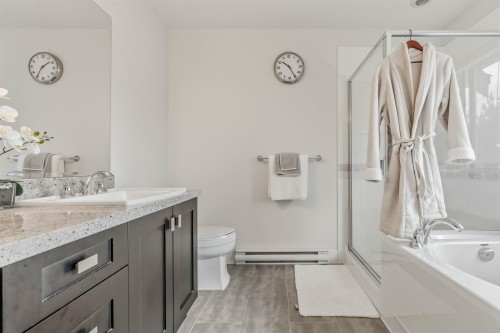 8256 Trondheim Drive, Delta, BC - Indoor Photo Showing Bathroom