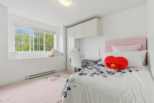 8256 Trondheim Drive, Delta, BC - Indoor Photo Showing Bedroom