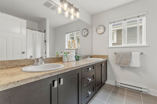 8256 Trondheim Drive, Delta, BC - Indoor Photo Showing Bathroom