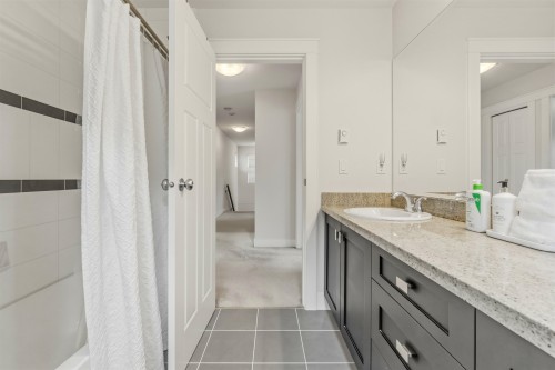 8256 Trondheim Drive, Delta, BC - Indoor Photo Showing Bathroom