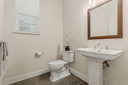 8256 Trondheim Drive, Delta, BC - Indoor Photo Showing Bathroom