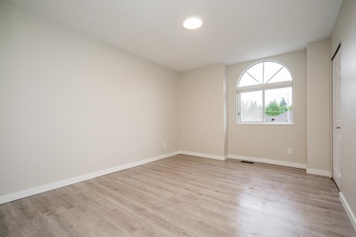 13015 Summerhill Crescent, Surrey, BC - Indoor Photo Showing Other Room