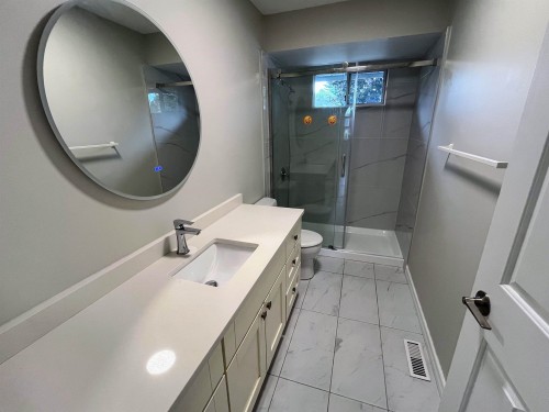 13015 Summerhill Crescent, Surrey, BC - Indoor Photo Showing Bathroom