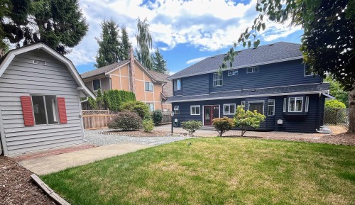 13015 Summerhill Crescent, Surrey, BC - Outdoor With Facade