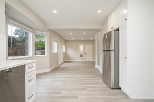 13015 Summerhill Crescent, Surrey, BC - Indoor Photo Showing Other Room